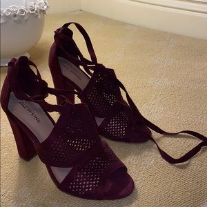 Tie-Up Maroon Heels